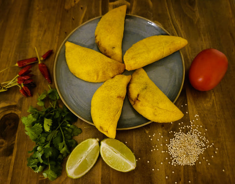 Kochbox - Empanadas Quinoa Guiso - mit Tomaten-Gemüse-Quinoa-Füllung und Koriander-Salsa